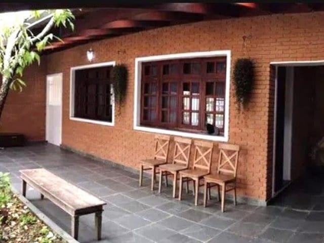 Casa com 250m² 4 quartos e 1 banheiro, à venda, no bairro Urbanova em São José dos Campos