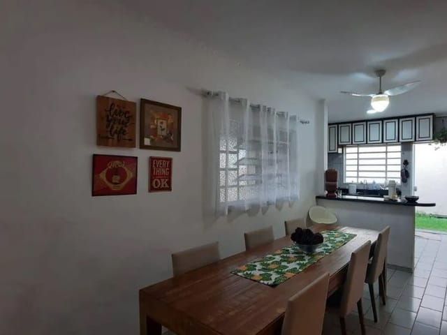 Casa com 250m² 4 quartos e 1 banheiro, à venda, no bairro Urbanova em São José dos Campos