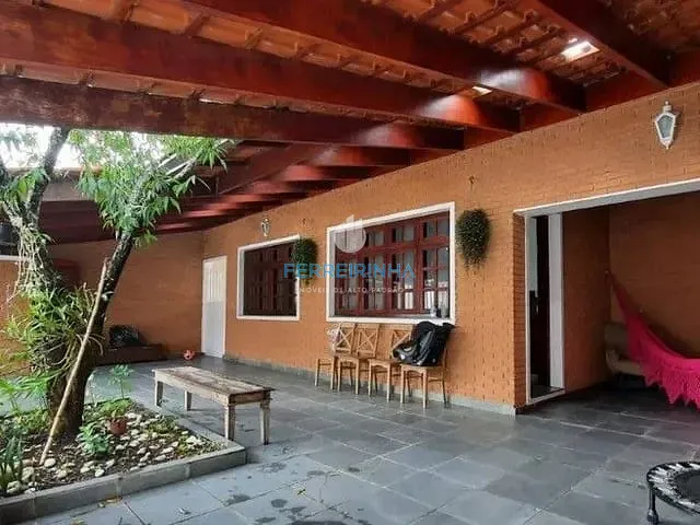 Casa com 250m² 4 quartos e 1 banheiro, à venda, no bairro Urbanova em São José dos Campos