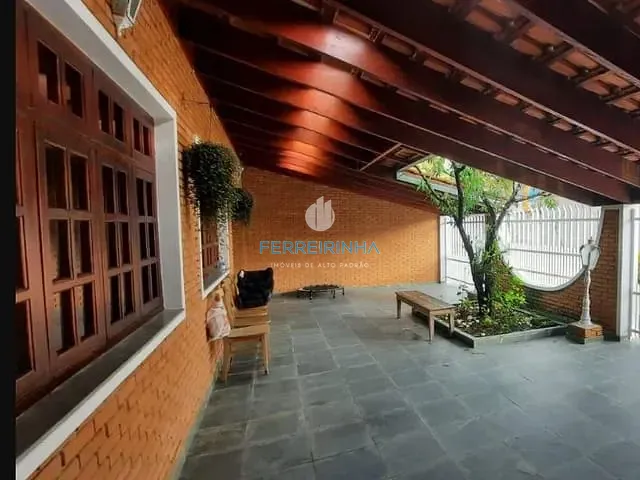 Casa com 250m² 4 quartos e 1 banheiro, à venda, no bairro Urbanova em São José dos Campos