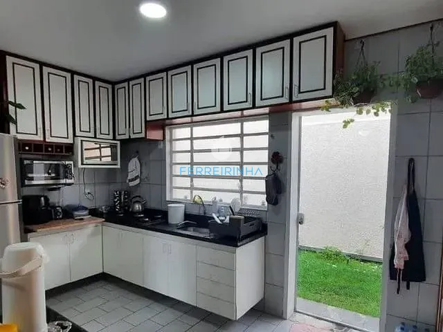 Casa com 250m² 4 quartos e 1 banheiro, à venda, no bairro Urbanova em São José dos Campos