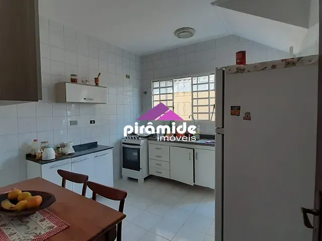 Casa com 125m² 3 quartos e 2 banheiros, à venda, no bairro Jardim das Indústrias em São José dos Campos