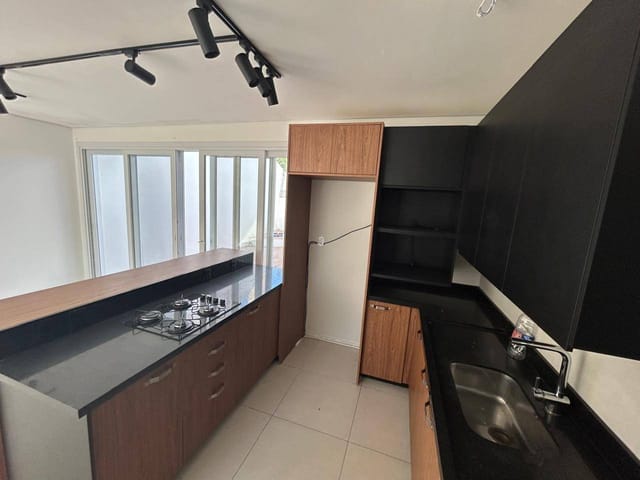 Casa com 340m² 3 quartos e 4 banheiros, à venda, no bairro Areal em Pelotas