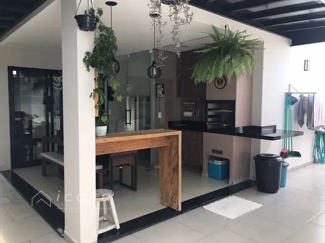 Casa com 250m² 3 quartos e 3 banheiros, à venda, no bairro Parque Residencial Maria Elmira em Caçapava