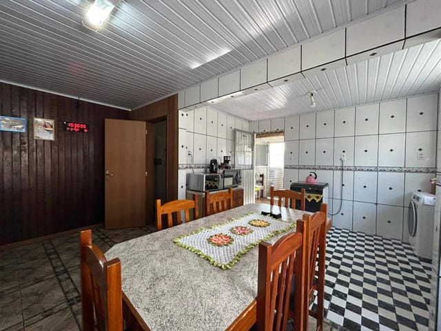 Casa com 328m² 2 quartos e 2 banheiros, à venda, no bairro Três Vendas em Pelotas