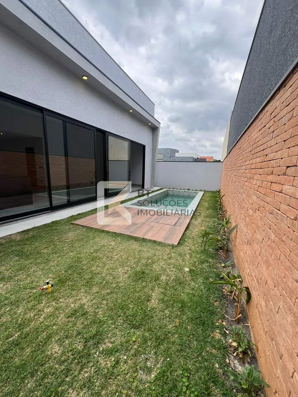Casa, 3 quartos, 210 m² - Foto 1