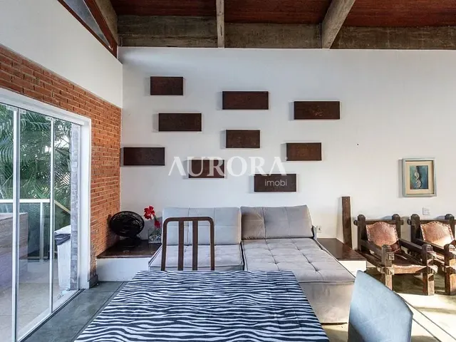 Casa com 792m² 4 quartos e 3 banheiros, à venda, no bairro Quebec em Londrina