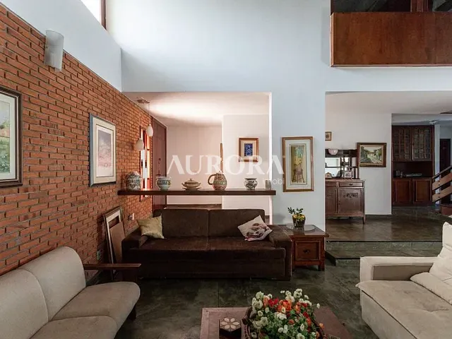 Casa com 792m² 4 quartos e 3 banheiros, à venda, no bairro Quebec em Londrina