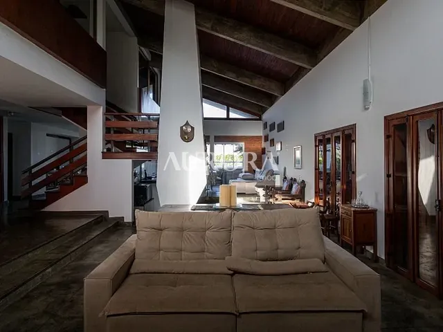 Casa com 792m² 4 quartos e 3 banheiros, à venda, no bairro Quebec em Londrina
