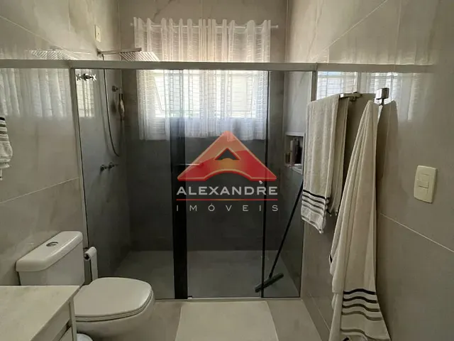 Casa com 385m² 4 quartos e 5 banheiros, à venda, no bairro Vila Patrícia em São José dos Campos