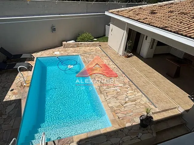Casa com 385m² 4 quartos e 5 banheiros, à venda, no bairro Vila Patrícia em São José dos Campos