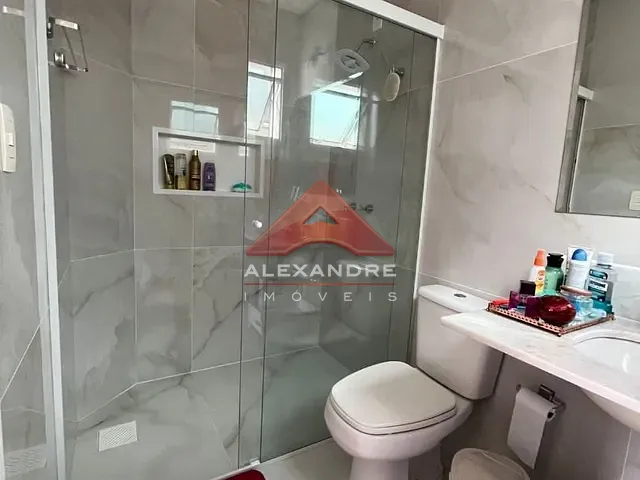 Casa com 385m² 4 quartos e 5 banheiros, à venda, no bairro Vila Patrícia em São José dos Campos