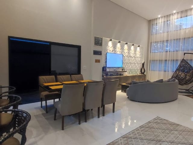 Casa com 460m² 3 quartos e 5 banheiros, à venda, no bairro Colinas do Paratehy em São José dos Campos