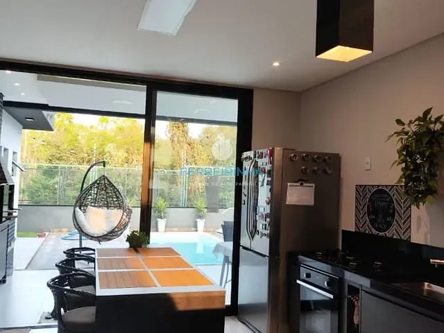 Casa com 460m² 3 quartos e 5 banheiros, à venda, no bairro Colinas do Paratehy em São José dos Campos