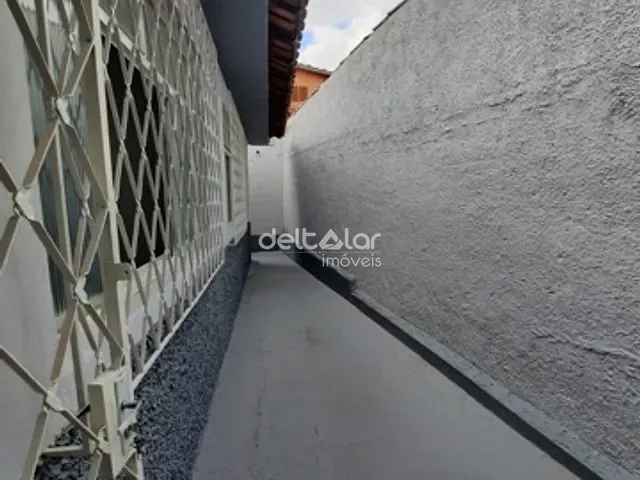 Casa com 360m² 4 quartos e 3 banheiros, à venda, no bairro Planalto em Belo Horizonte