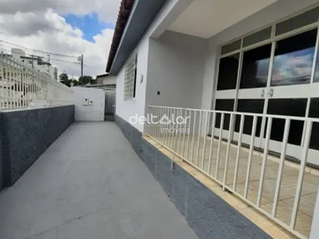 Casa com 360m² 4 quartos e 3 banheiros, à venda, no bairro Planalto em Belo Horizonte