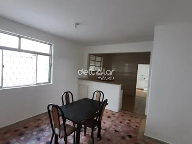 Casa com 360m² 4 quartos e 3 banheiros, à venda, no bairro Planalto em Belo Horizonte