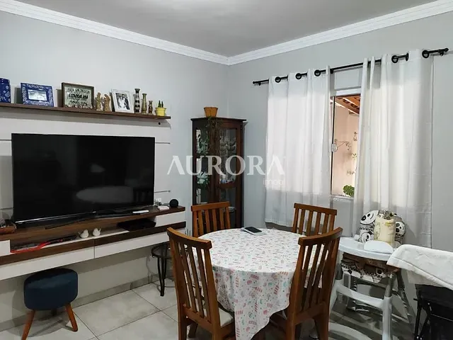 Casa com 150m² 2 quartos e 2 banheiros, à venda, no bairro H.U. em Londrina