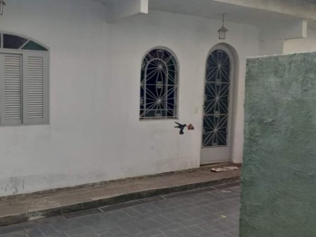 Casa com 250m² 4 quartos e 5 banheiros, à venda, no bairro Parque Santa Teresa em Carapicuíba