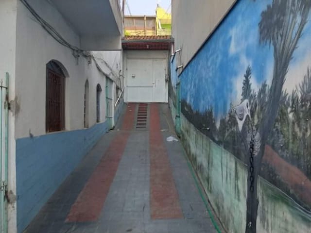 Casa com 250m² 4 quartos e 5 banheiros, à venda, no bairro Parque Santa Teresa em Carapicuíba