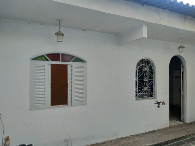 Casa com 250m² 4 quartos e 5 banheiros, à venda, no bairro Parque Santa Teresa em Carapicuíba