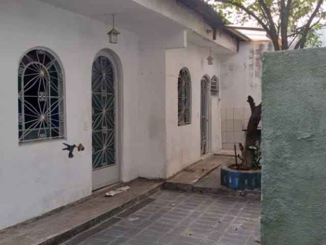 Casa com 250m² 4 quartos e 5 banheiros, à venda, no bairro Parque Santa Teresa em Carapicuíba