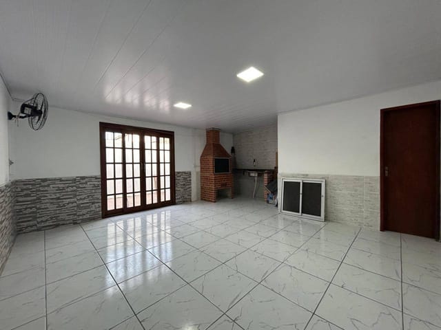 Casa com 144m² 2 quartos e 2 banheiros, à venda, no bairro Areal em Pelotas