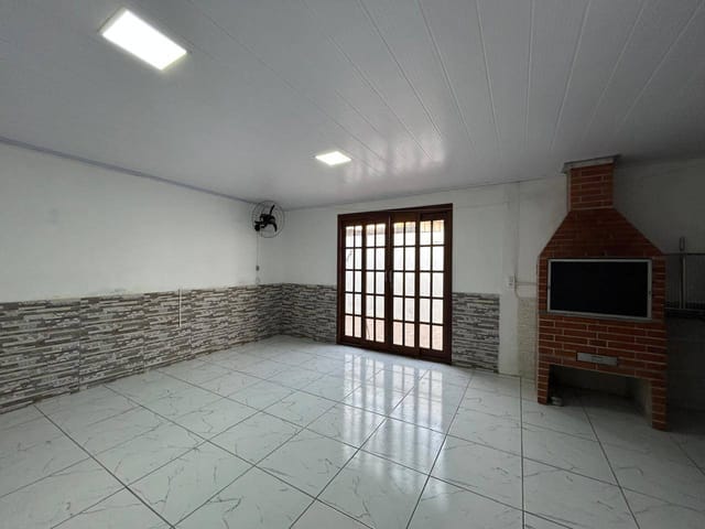 Casa com 144m² 2 quartos e 2 banheiros, à venda, no bairro Areal em Pelotas
