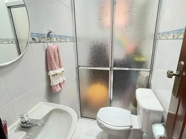 Casa com 300m² 3 quartos e 2 banheiros, à venda, no bairro Vila Geny em Lorena