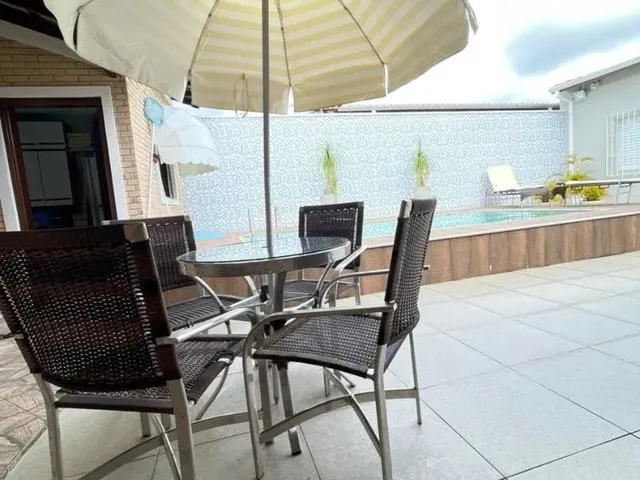 Casa com 300m² 3 quartos e 2 banheiros, à venda, no bairro Vila Geny em Lorena