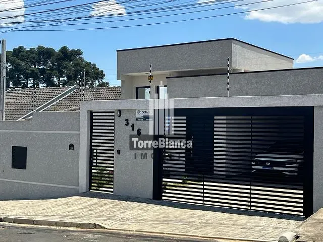 Casa com 300m² 3 quartos e 2 banheiros, à venda, no bairro Uvaranas em Ponta Grossa