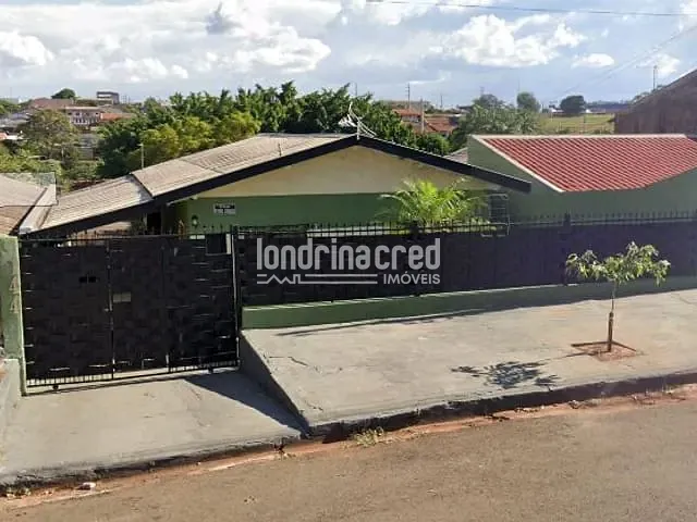 Casa com 250m² 2 quartos e 1 banheiro, à venda, no bairro Jardim São Francisco de Assis em Londrina
