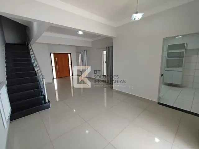 Casa com 191m² 3 quartos e 4 banheiros, à venda ou para alugar, no bairro Jardim Panorama em Indaiatuba