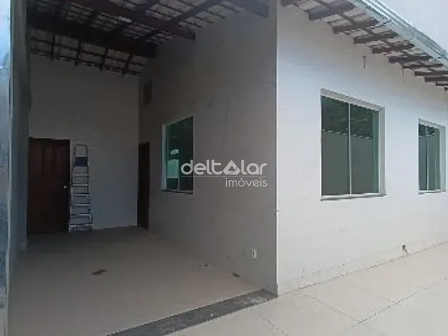 Casa com 200m² 3 quartos e 2 banheiros, à venda, no bairro Santa Mônica em Belo Horizonte