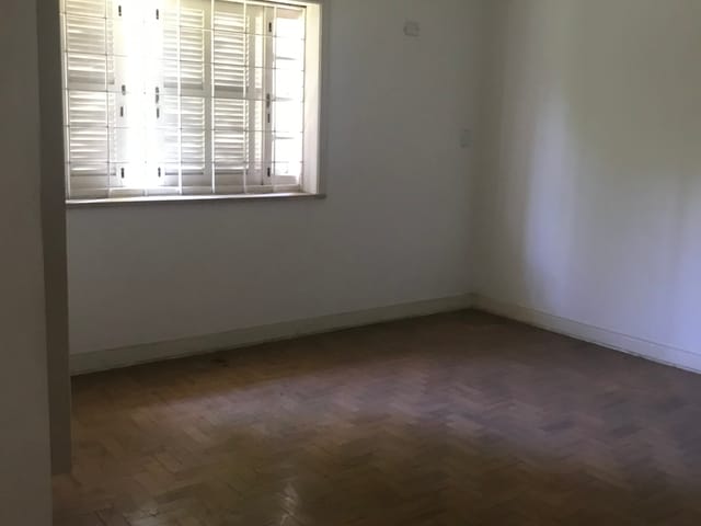 Casa com 600m² 4 quartos e 2 banheiros, à venda, no bairro Centro em Pindamonhangaba