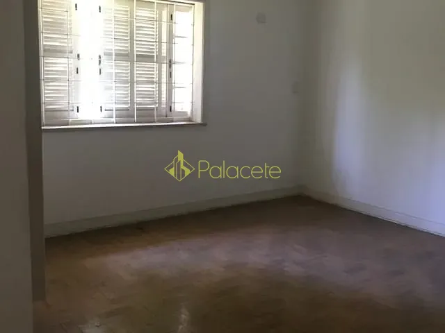 Casa com 600m² 4 quartos e 2 banheiros, à venda, no bairro Centro em Pindamonhangaba