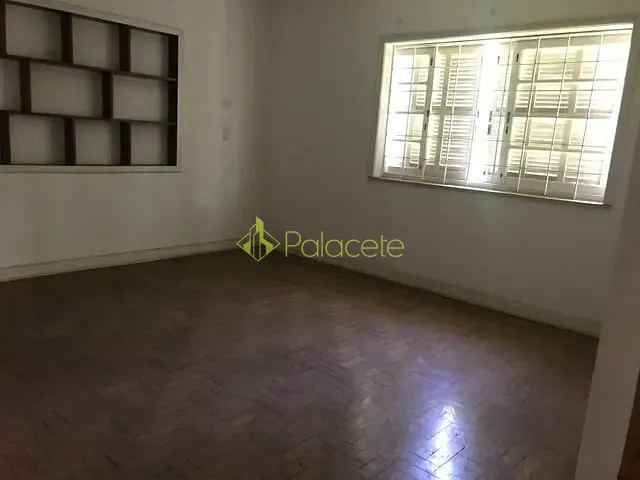 Casa com 600m² 4 quartos e 2 banheiros, à venda, no bairro Centro em Pindamonhangaba