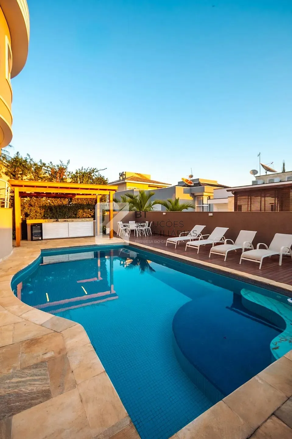 Casa, 3 quartos, 381 m² - Foto 1
