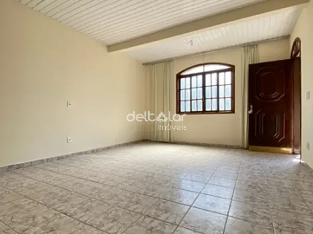 Casa 3 quartos e 2 banheiros, para alugar, no bairro Ouro Preto em Belo Horizonte