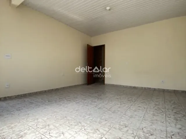 Casa 3 quartos e 2 banheiros, para alugar, no bairro Ouro Preto em Belo Horizonte