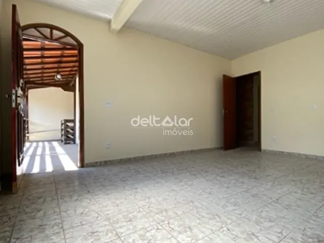 Casa 3 quartos e 2 banheiros, para alugar, no bairro Ouro Preto em Belo Horizonte