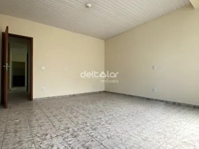 Casa 3 quartos e 2 banheiros, para alugar, no bairro Ouro Preto em Belo Horizonte