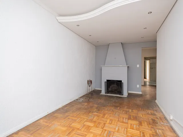 Casa de 3 Quartos à Venda e Aluguel no Centro de Pelotas RS, com Excelente Localização, Conforto, Praticidade e Fácil Acesso a Serviços e Comércio