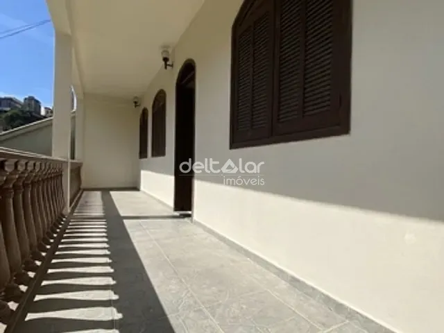 Casa 3 quartos e 2 banheiros, para alugar, no bairro Ouro Preto em Belo Horizonte