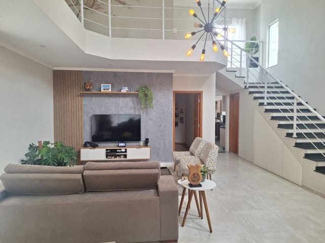 Casa com 250m² 3 quartos e 1 banheiro, à venda, no bairro Urbanova em São José dos Campos