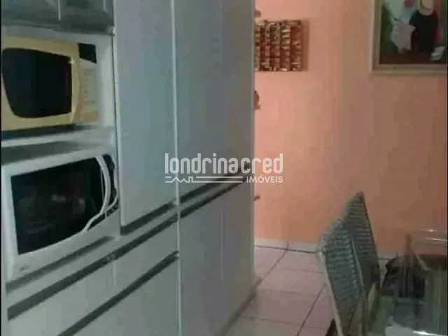 Casa com 175m² 2 quartos e 1 banheiro, à venda, no bairro Residencial Octávio Cesário em Cambé