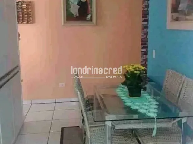 Casa com 175m² 2 quartos e 1 banheiro, à venda, no bairro Residencial Octávio Cesário em Cambé