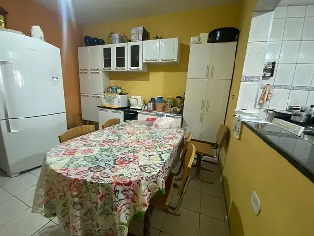 Casa com 451m² 7 quartos e 6 banheiros, à venda, no bairro Vila Dirce em Mauá