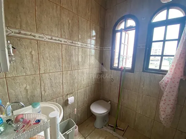 Casa com 451m² 7 quartos e 6 banheiros, à venda, no bairro Vila Dirce em Mauá