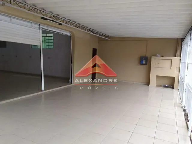 Casa com 250m² 3 quartos e 4 banheiros, à venda, no bairro Jardim da Granja em São José dos Campos